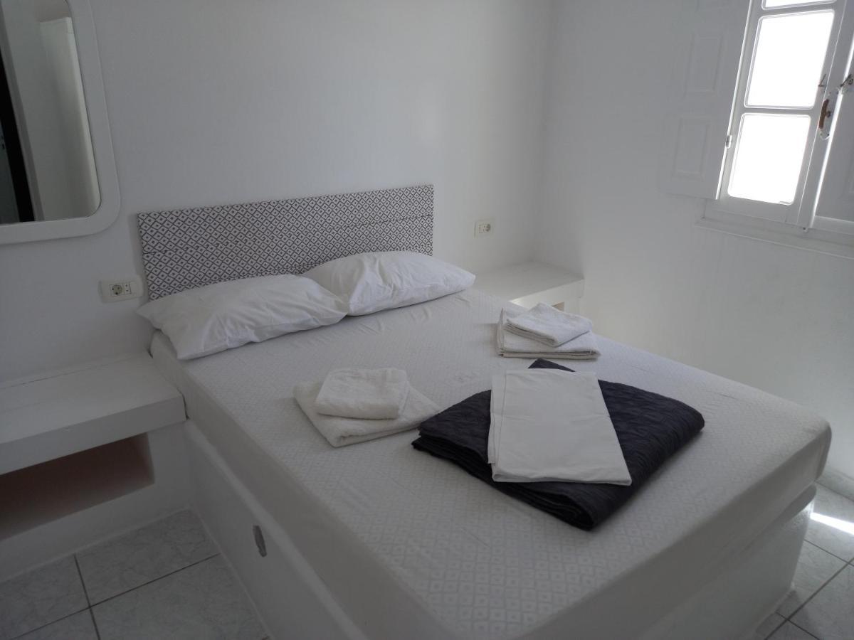 Aparthotel Three Harites Perissa  Exteriér fotografie