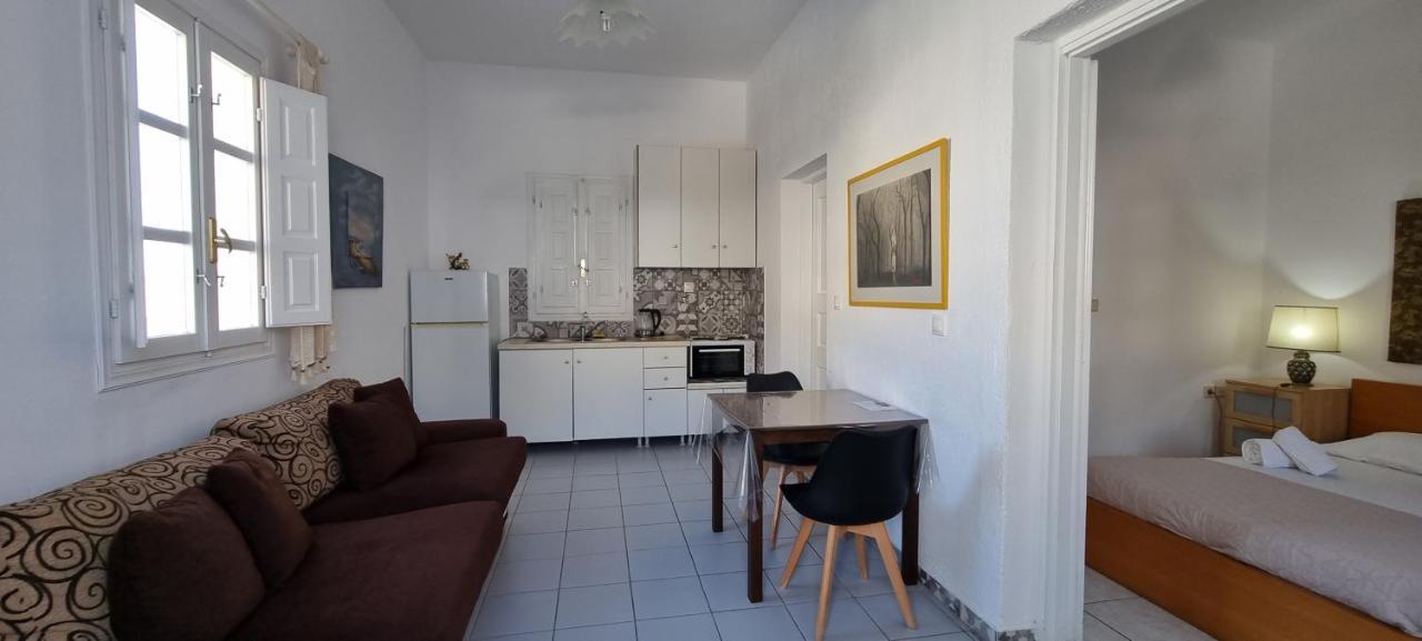 Aparthotel Three Harites Perissa  Exteriér fotografie
