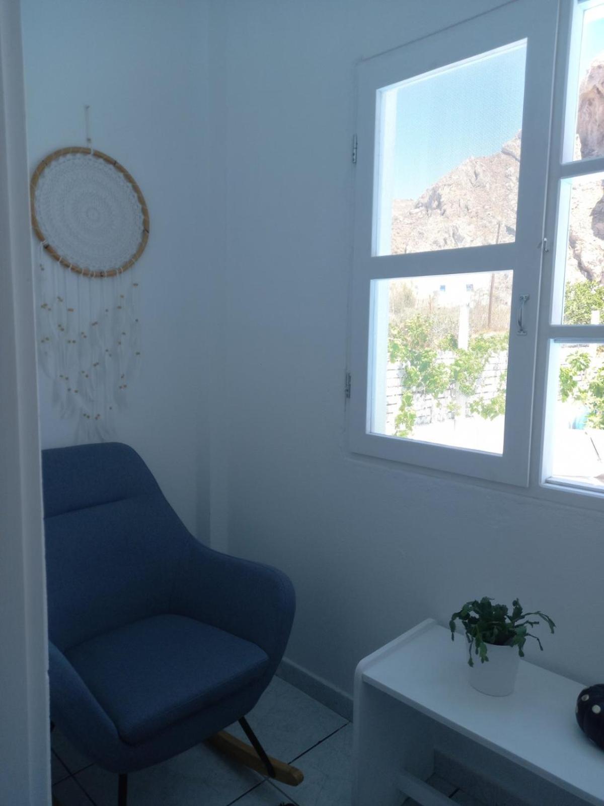 Aparthotel Three Harites Perissa  Pokoj fotografie