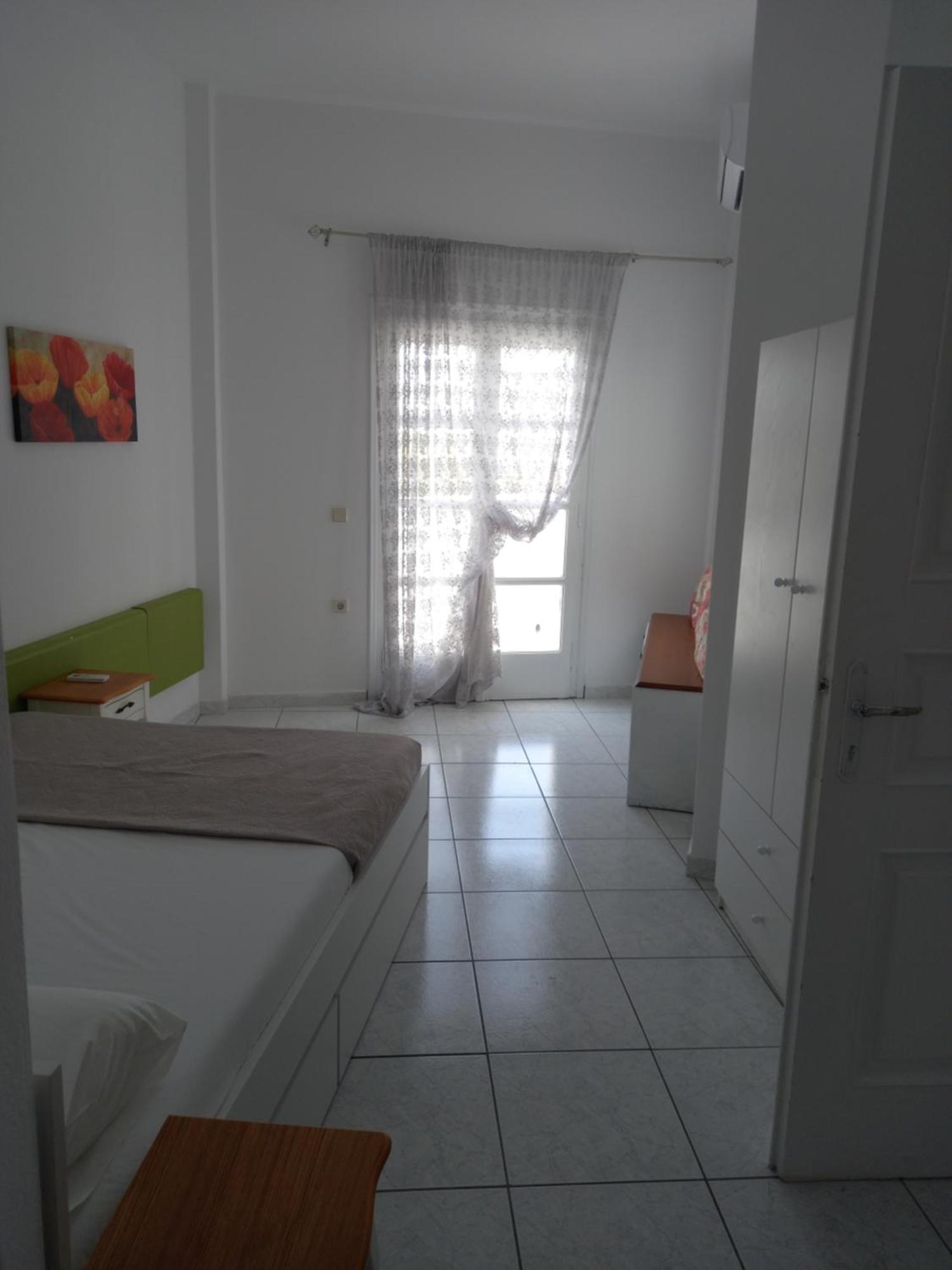 Aparthotel Three Harites Perissa  Pokoj fotografie