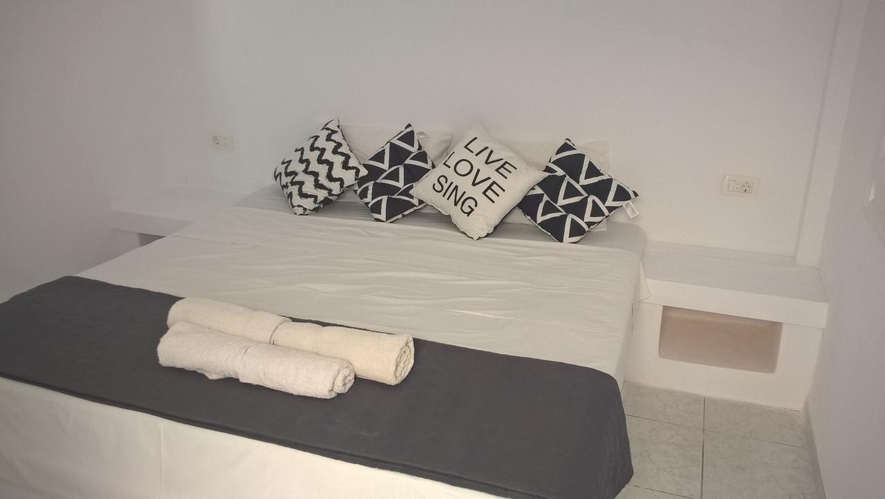 Aparthotel Three Harites Perissa  Exteriér fotografie