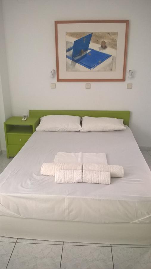Aparthotel Three Harites Perissa  Exteriér fotografie