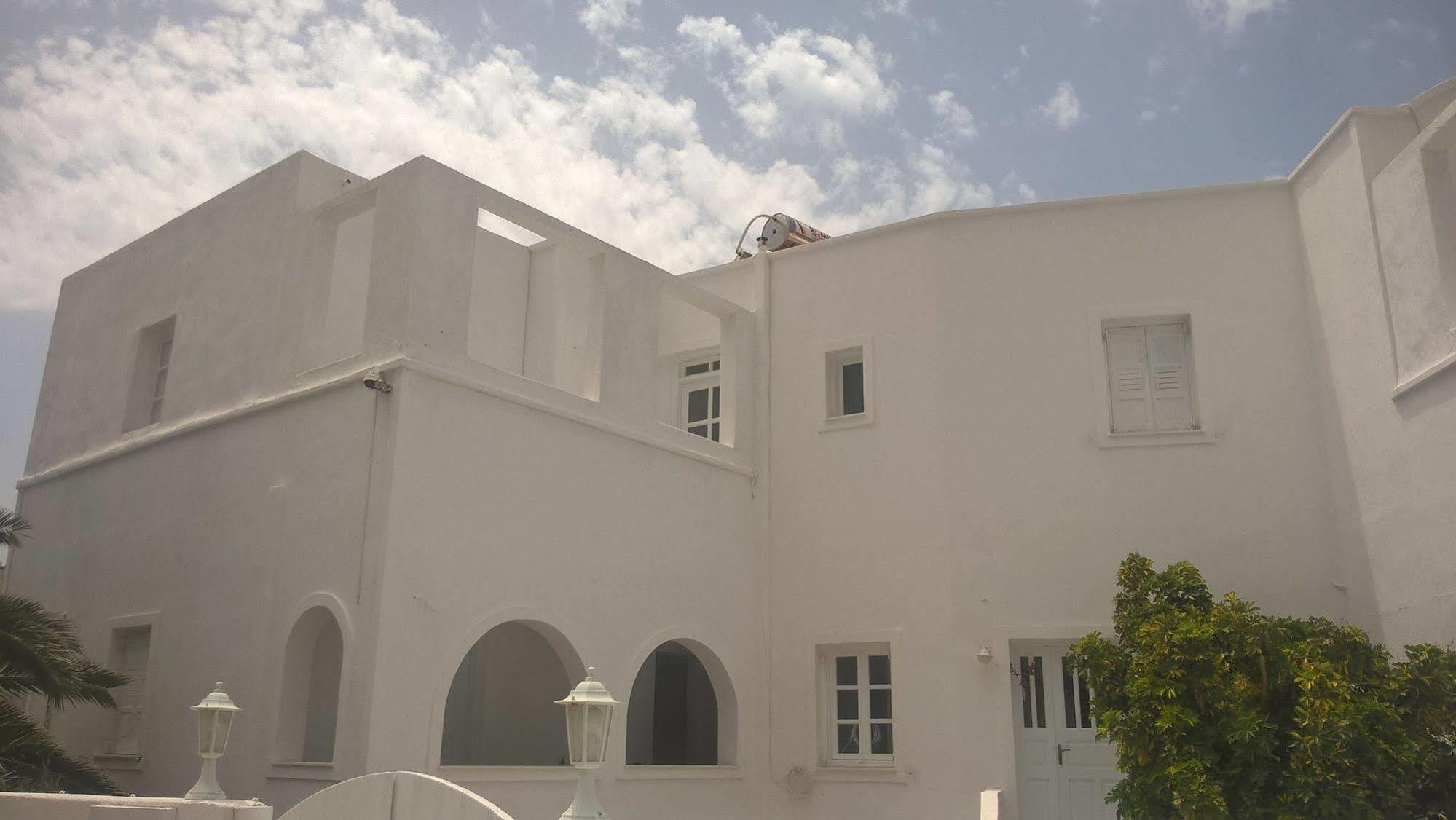Aparthotel Three Harites Perissa  Exteriér fotografie